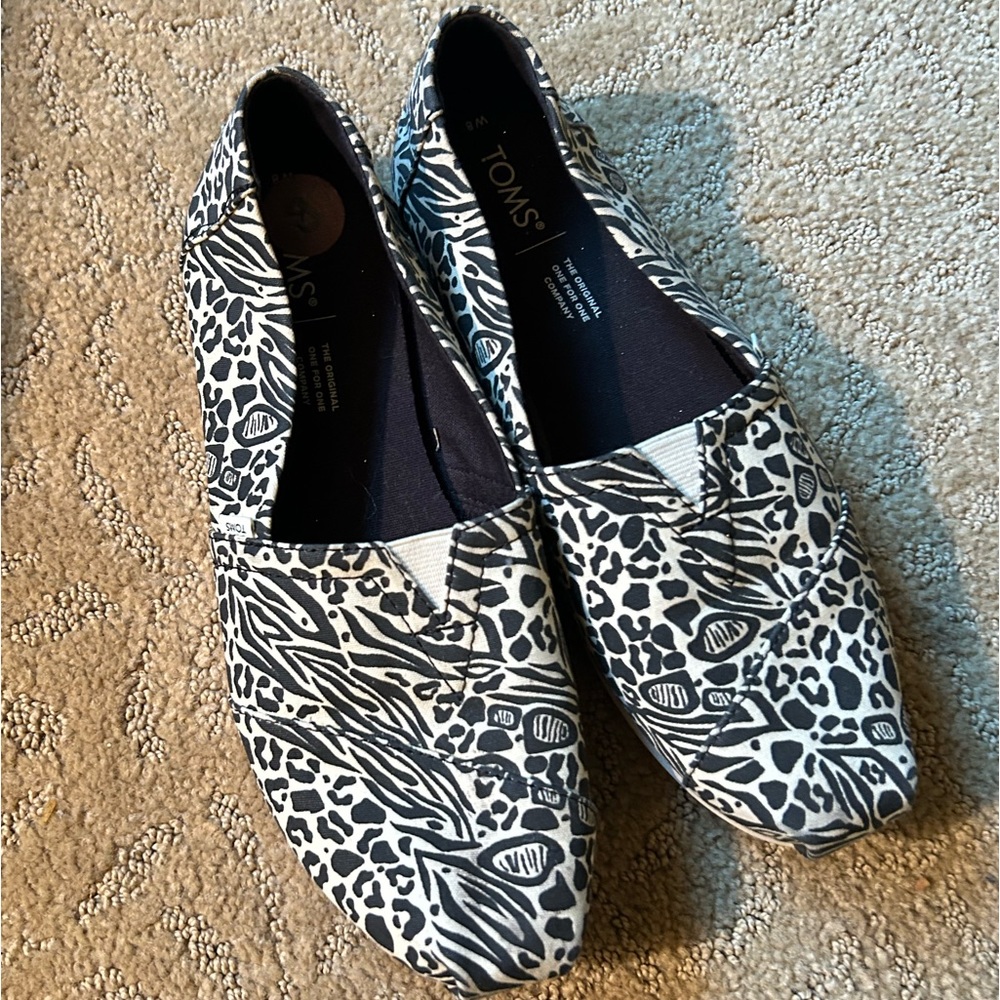 leopard print TOMS size 8